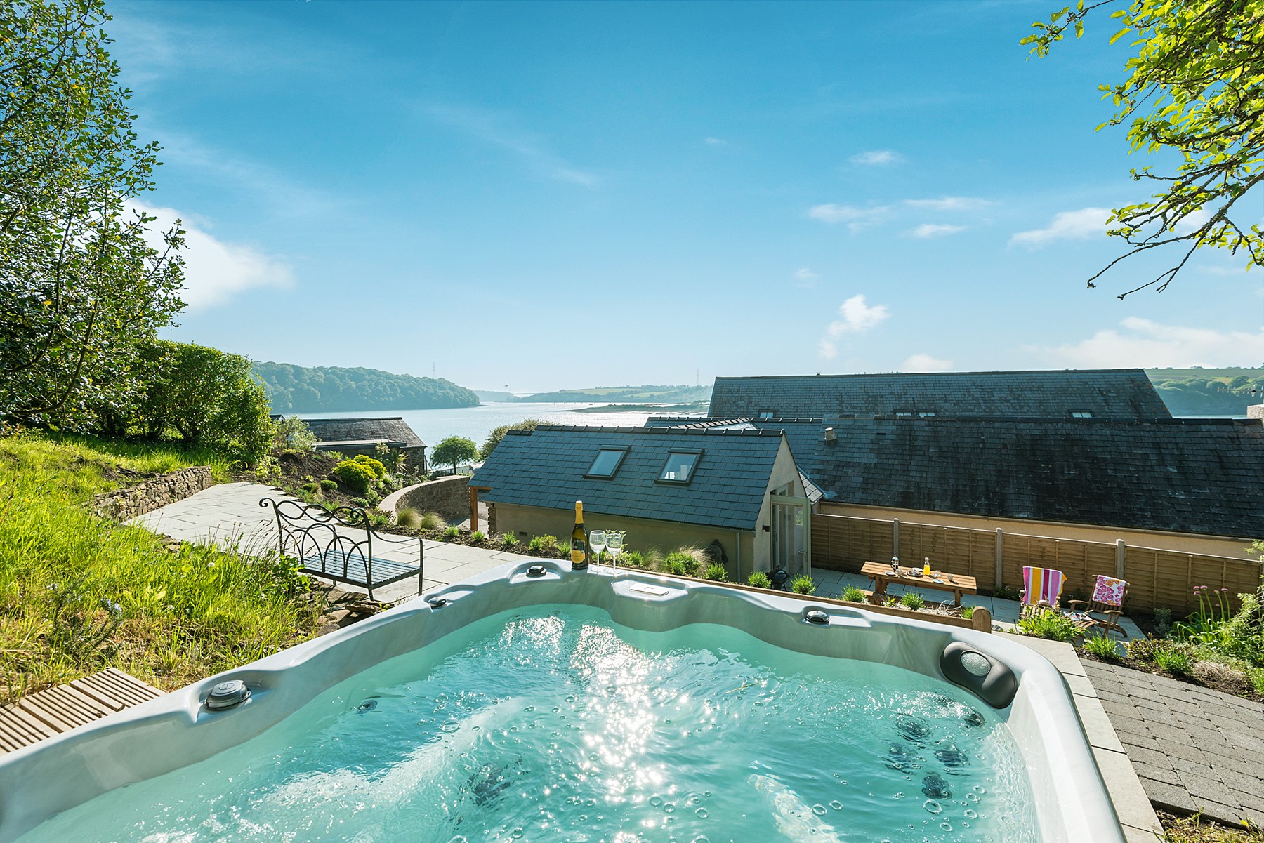 holiday cottages wales hot tub