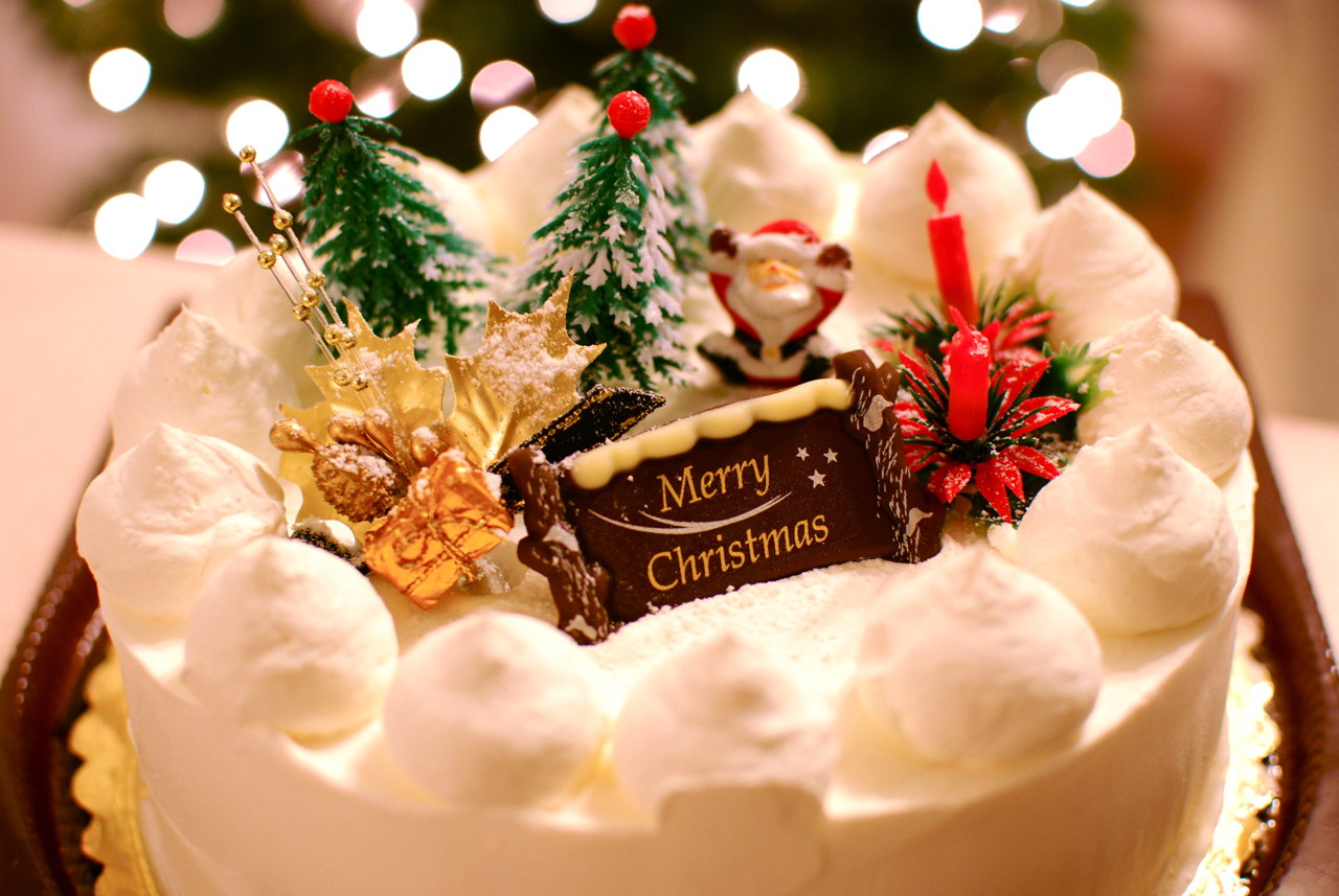 Coastal Cottages Concierge - Christmas Cake