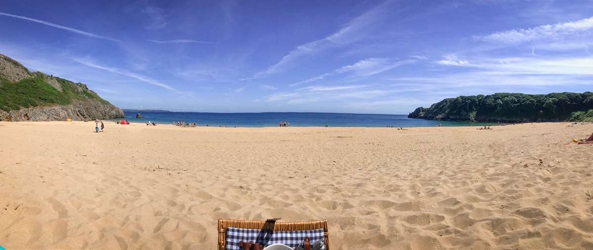 Picnic on Barafundle Beach