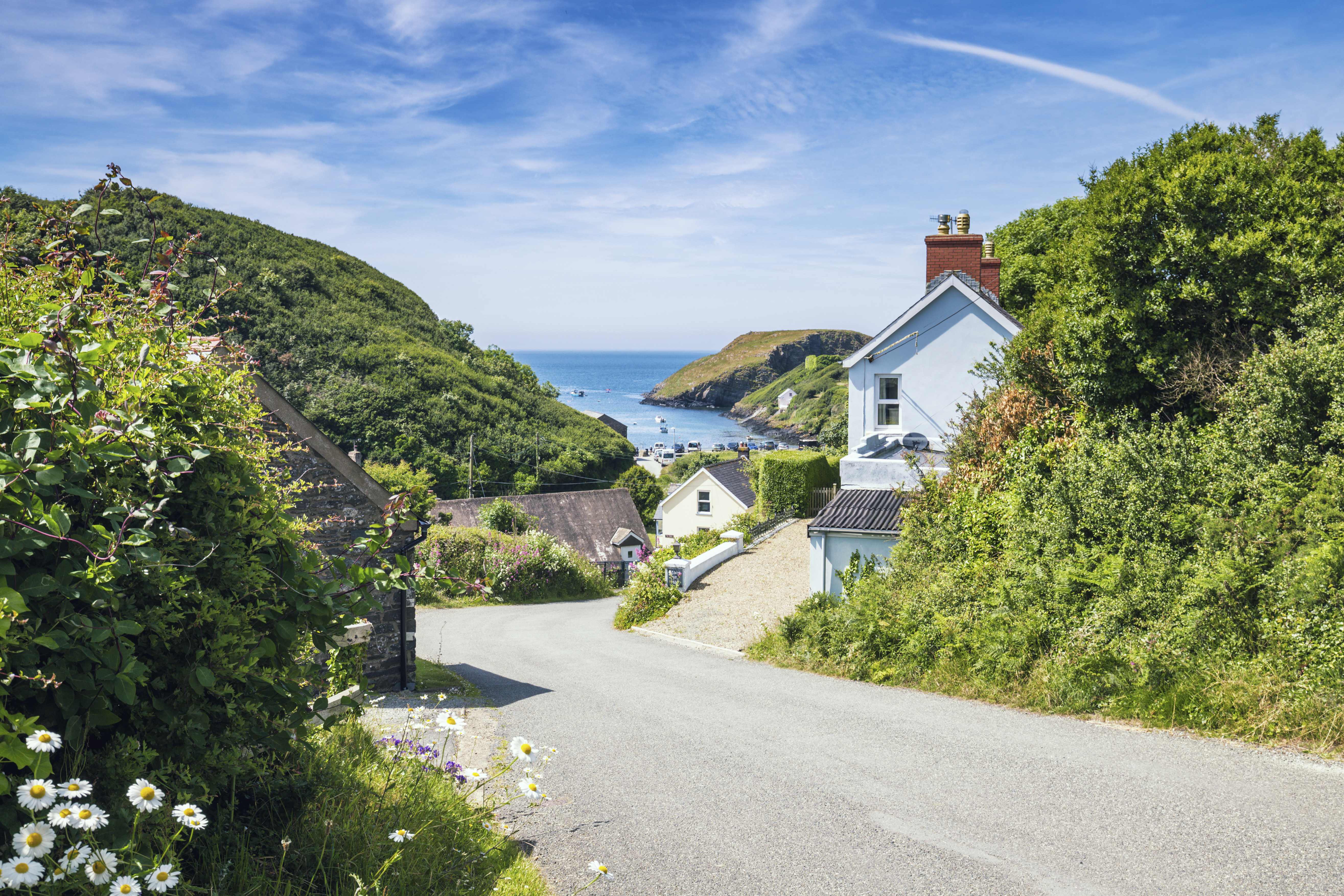 Late availability holiday cottages in Wales