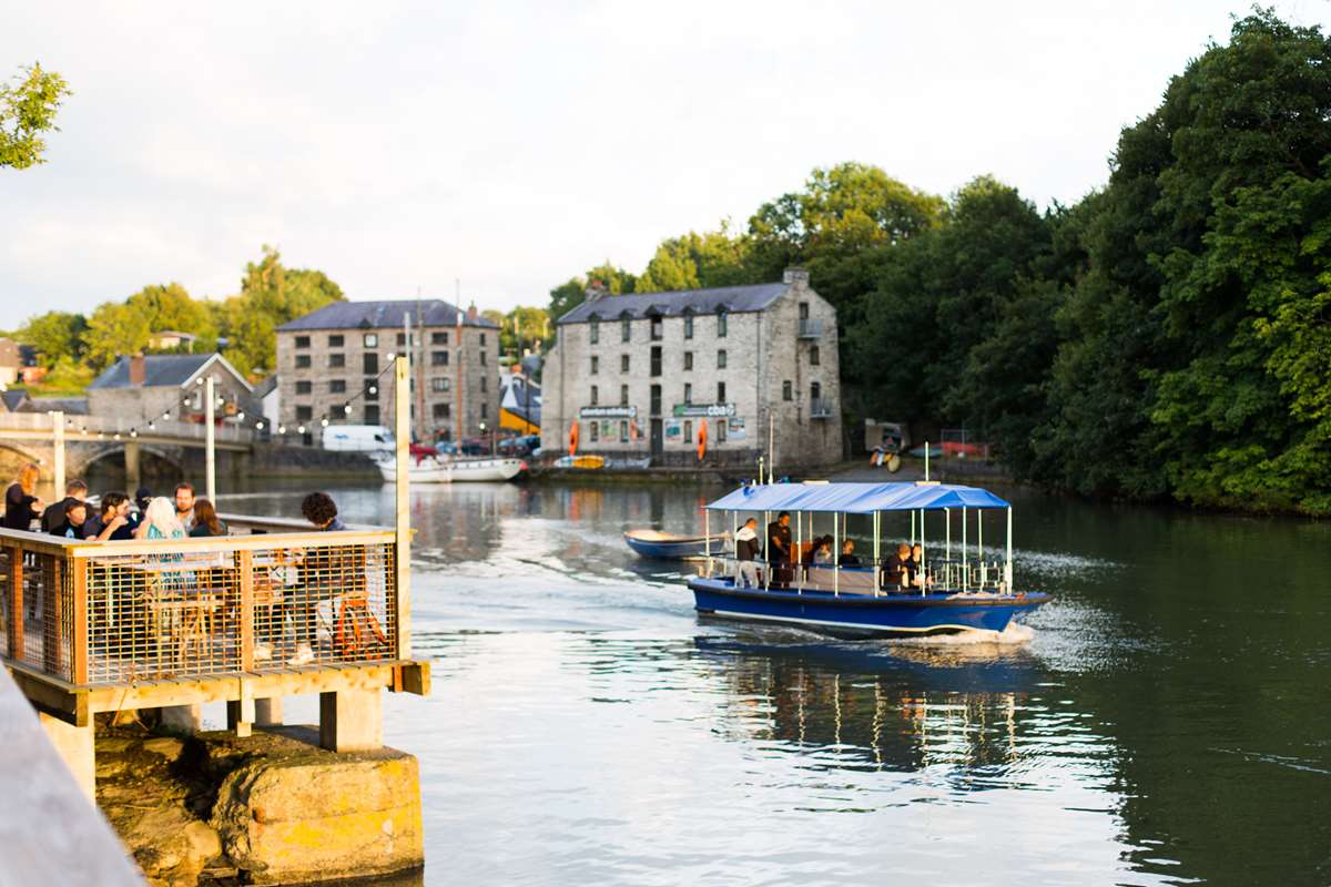 Pizzatipi eating area overlooking the river in Cardigan
