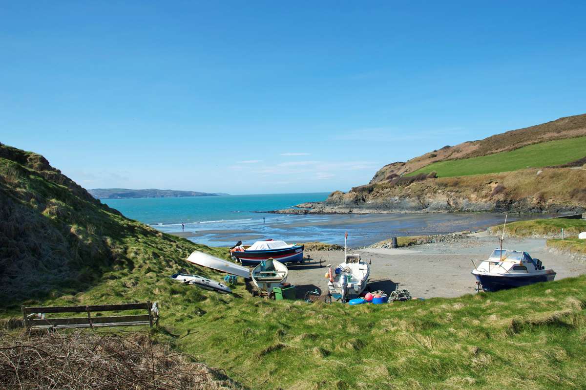 Pwllgwaelod Beach, Pembrokeshire