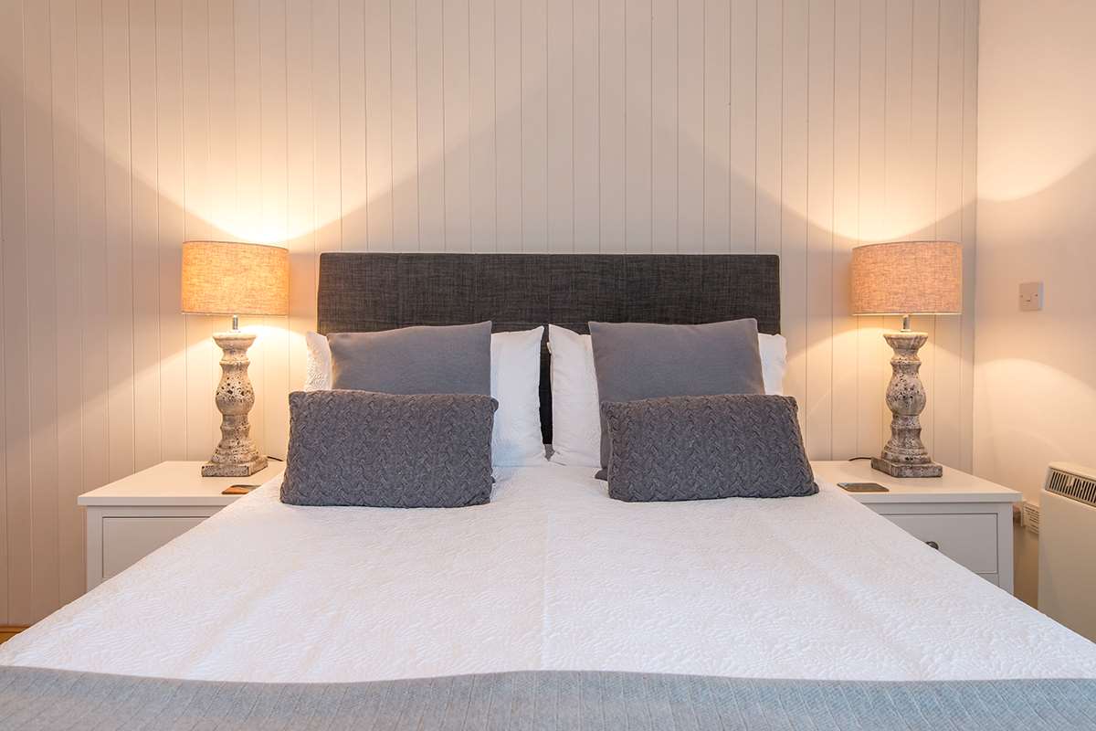 Skokholm View Holiday Cottage