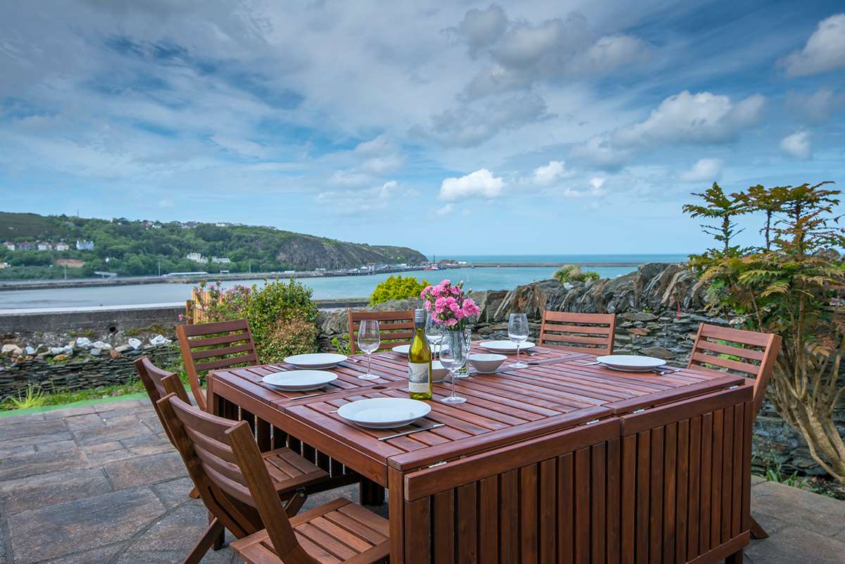 Mowbray, Fishguard
